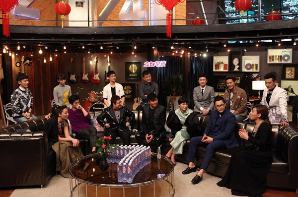 《我是歌手》压轴踢馆赛李佳薇失败 谭维维夺冠