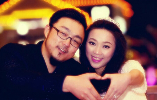 歌手谭赟与新婚妻子发生车祸 其妻已有身孕