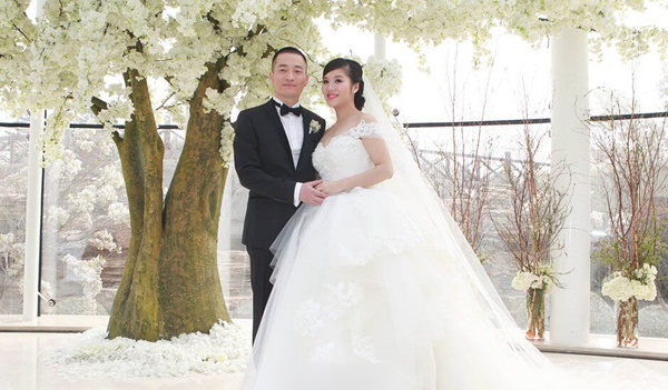 喻恩泰史林子大婚赵忠祥证婚 手牵娇妻尽显恩爱