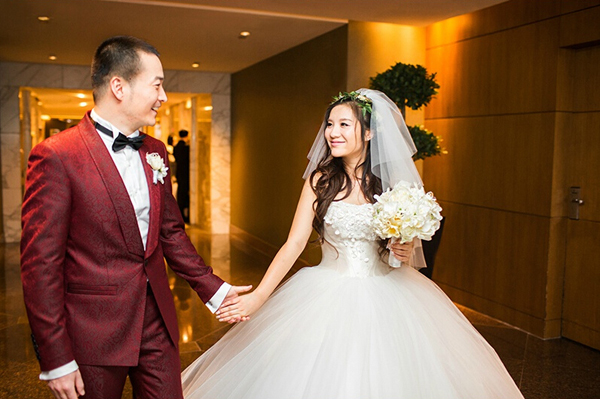 喻恩泰史林子大婚赵忠祥证婚 手牵娇妻尽显恩爱
