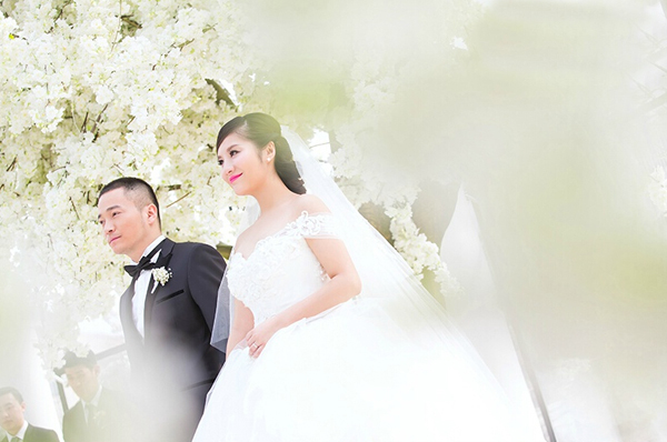 喻恩泰史林子大婚赵忠祥证婚 手牵娇妻尽显恩爱