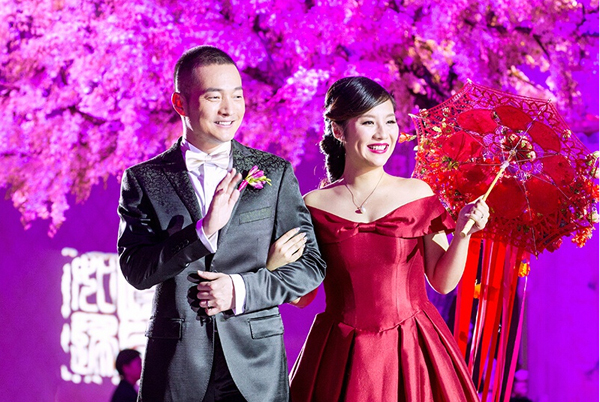 喻恩泰史林子大婚赵忠祥证婚 手牵娇妻尽显恩爱