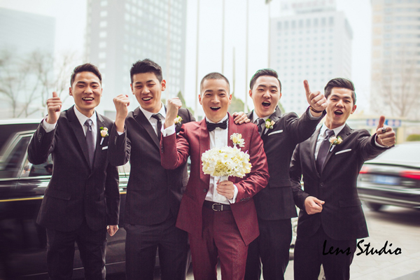 喻恩泰史林子大婚赵忠祥证婚 手牵娇妻尽显恩爱
