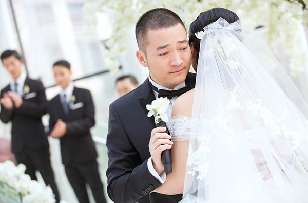 喻恩泰史林子大婚赵忠祥证婚 手牵娇妻尽显恩爱