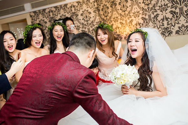 喻恩泰史林子大婚赵忠祥证婚 手牵娇妻尽显恩爱