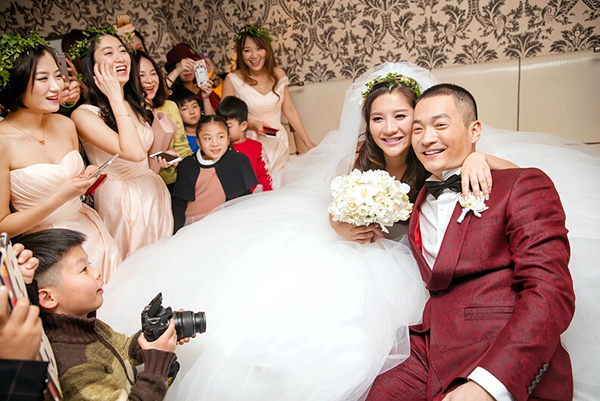喻恩泰史林子大婚赵忠祥证婚 手牵娇妻尽显恩爱