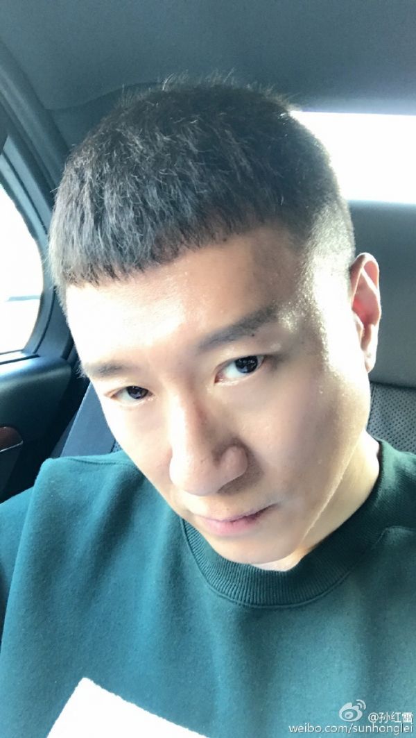 孙红雷被交警盯上 baby也被深圳交警抓过安全带问题